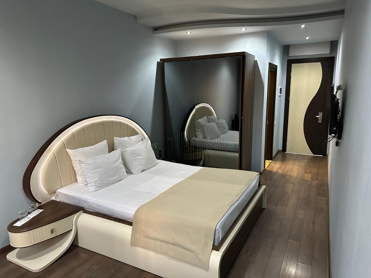 Hotel Light Palace Батуми Экстерьер фото