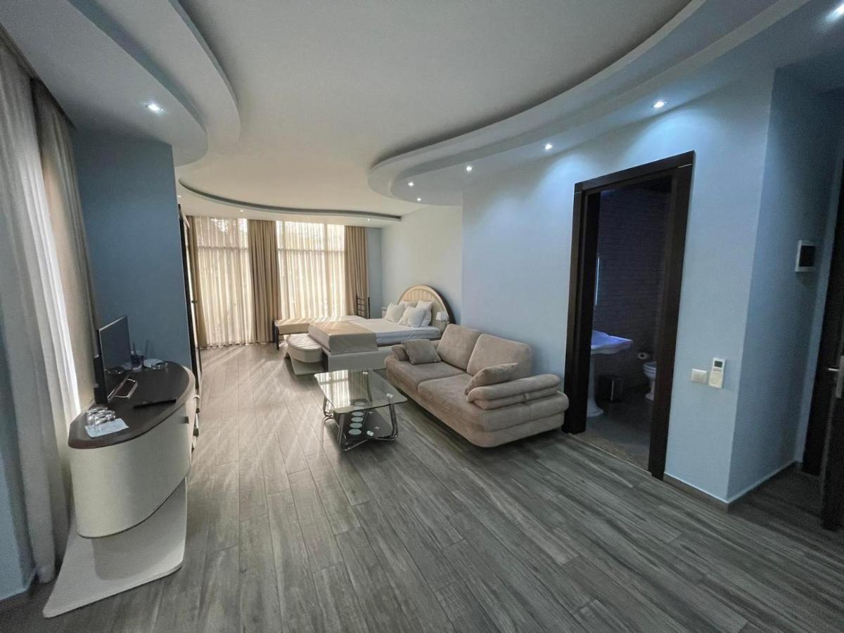 Hotel Light Palace Батуми Экстерьер фото